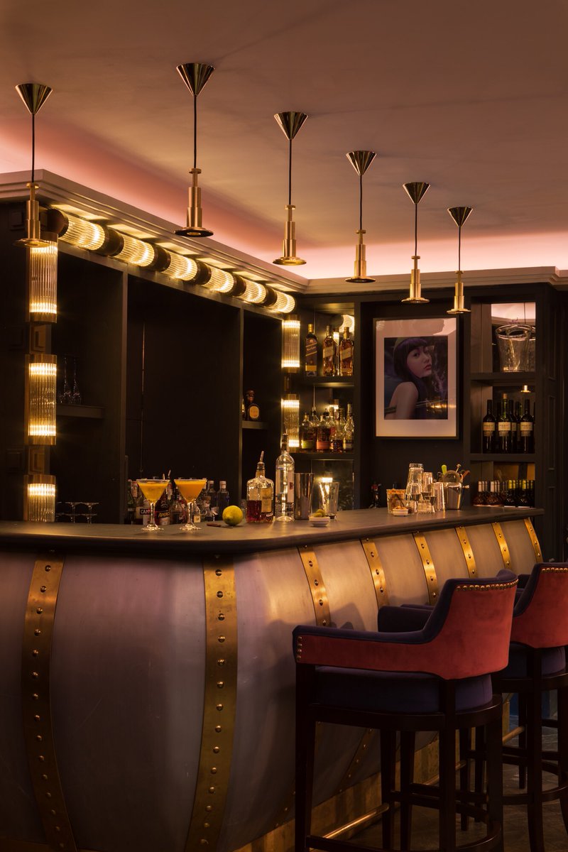 HotelEsVive's tweet photo. Just look at how #gorgeous the newly #renovated #ExperienceBar is at #HotelEsVivé 😍 #pureluxury https://t.co/DIe52gijL2