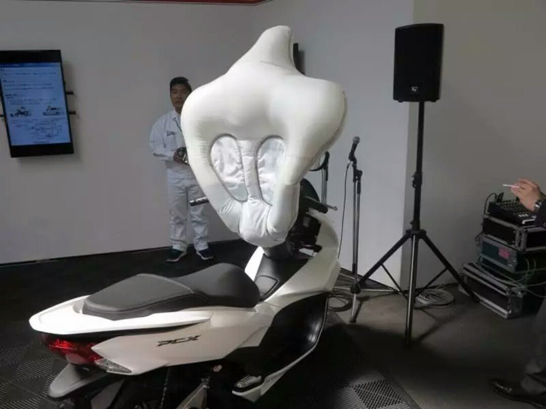 Javigarcinet's tweet image. Seguridad para scoters, implementada por HONDA.

goo.gl/eXexaJ