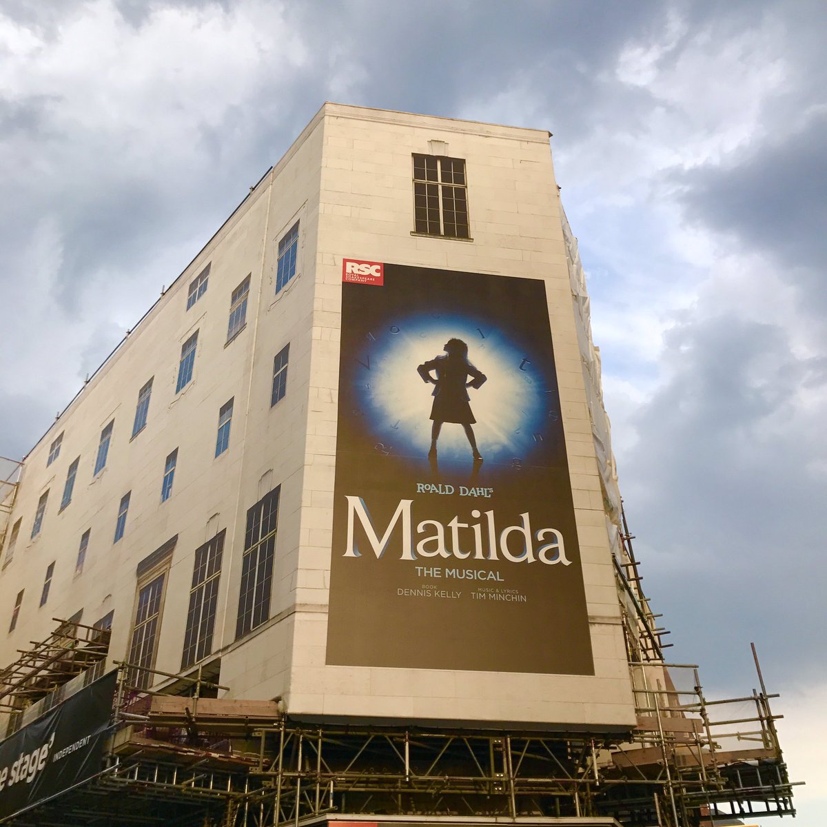 chrishirst84's tweet photo. Great to be back at @MatildaMusical for a few lighting updates! Nice to have the system on new software at last! @WhiteLightLtd @MALighting https://t.co/vkyNC6rION