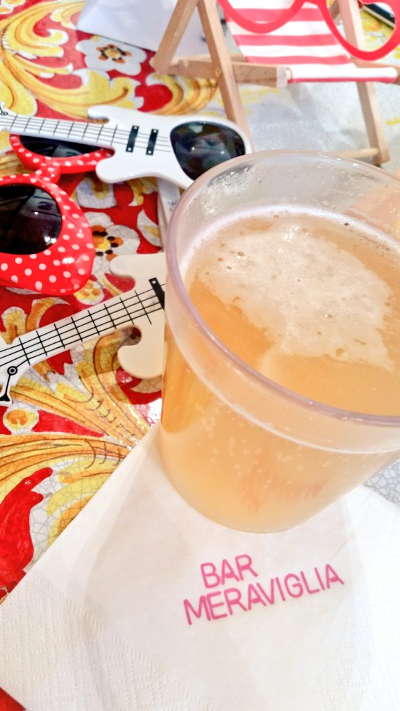iFoodit's tweet photo. Secondo giro proviamo birra e limonata con le #bibitesanpellegrino al #BarMeraviglia 
#ifoodit #ifoodies #ifoodlovers #iomimeraviglio https://t.co/I4WYYZeBmG