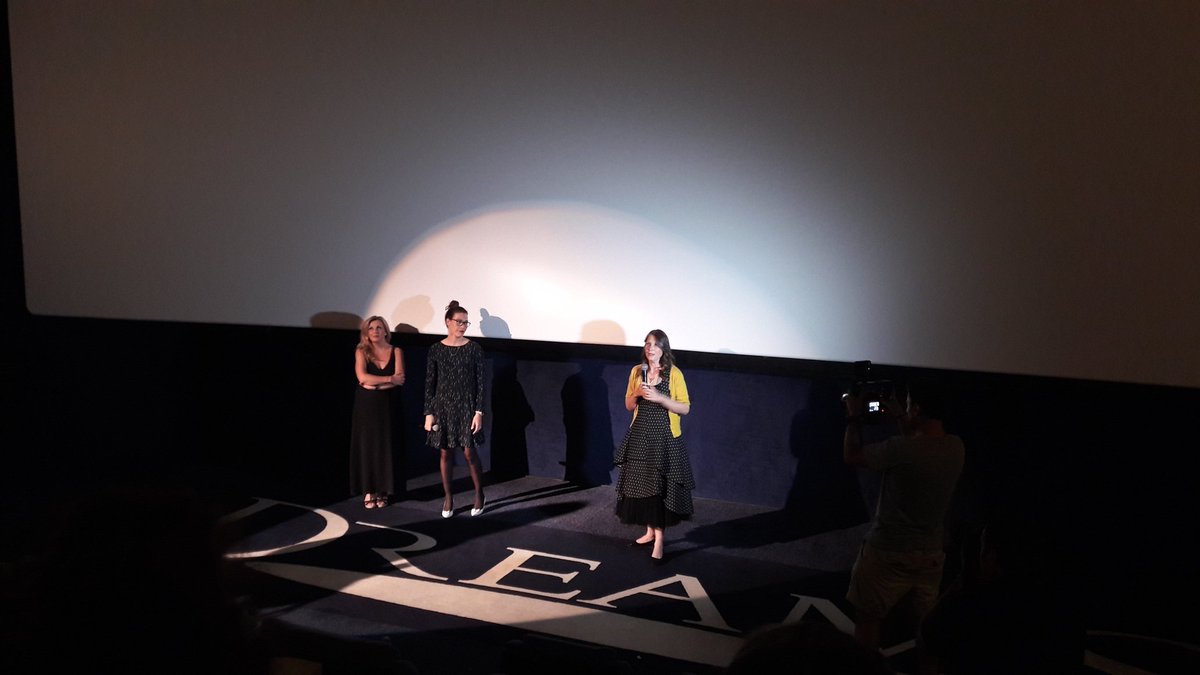 Escuchando a Kim White, directora de iluminación de Walt Disney Pixar, que cuenta cómo llego a la industria del cine. En el pase de #Cars3