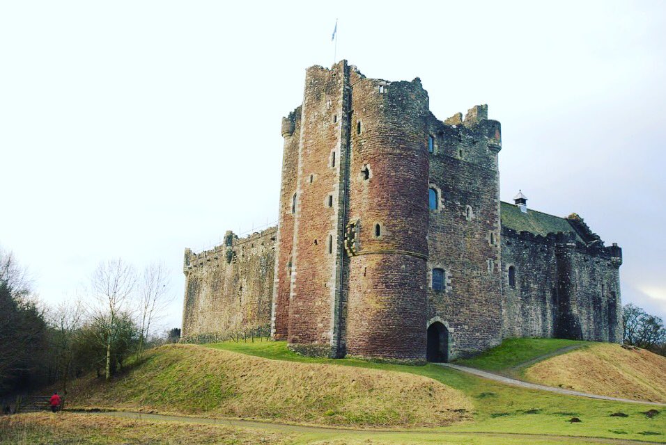 tregolfhistoric's tweet photo. Out on tour again. Stopped At #dounecastle #outlanderfans #trghe #forthrivertour #scotspirit #edifreewifi https://t.co/Le61c2y9pd https://t.co/NoS0tBCjBe