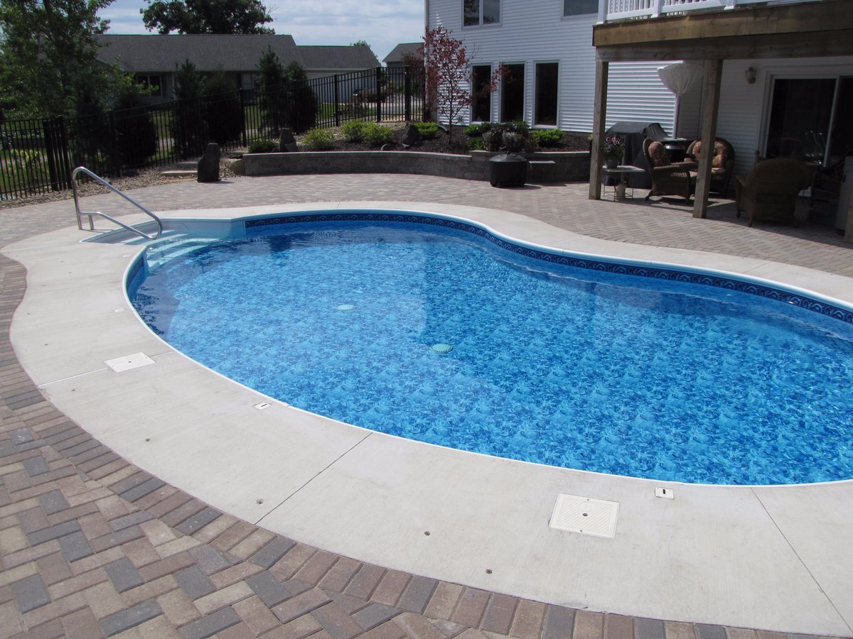 OutdoorInnovati's tweet photo. Definitely a great pool day!! #yesthisiswhatido #poolscaping #hardscaping #lovinmylandscape #tagtheqc https://t.co/xrEsa1uXgh
