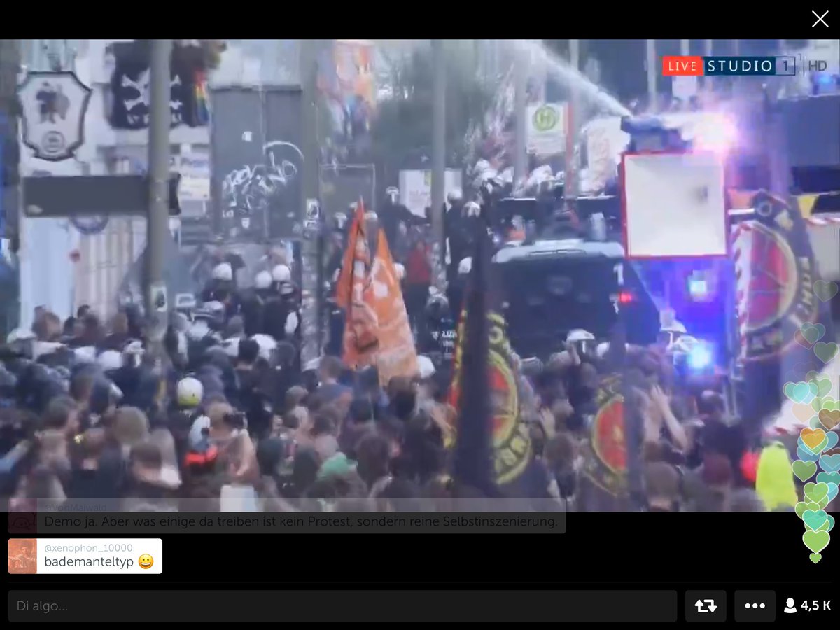 Aviles_Antifa's tweet photo. Mucho ánimo a las compras de Hamburgo, donde hoy se enfrentan a la policia y el G20. St.Pauli está que ardeeee https://t.co/G2f888bkCE