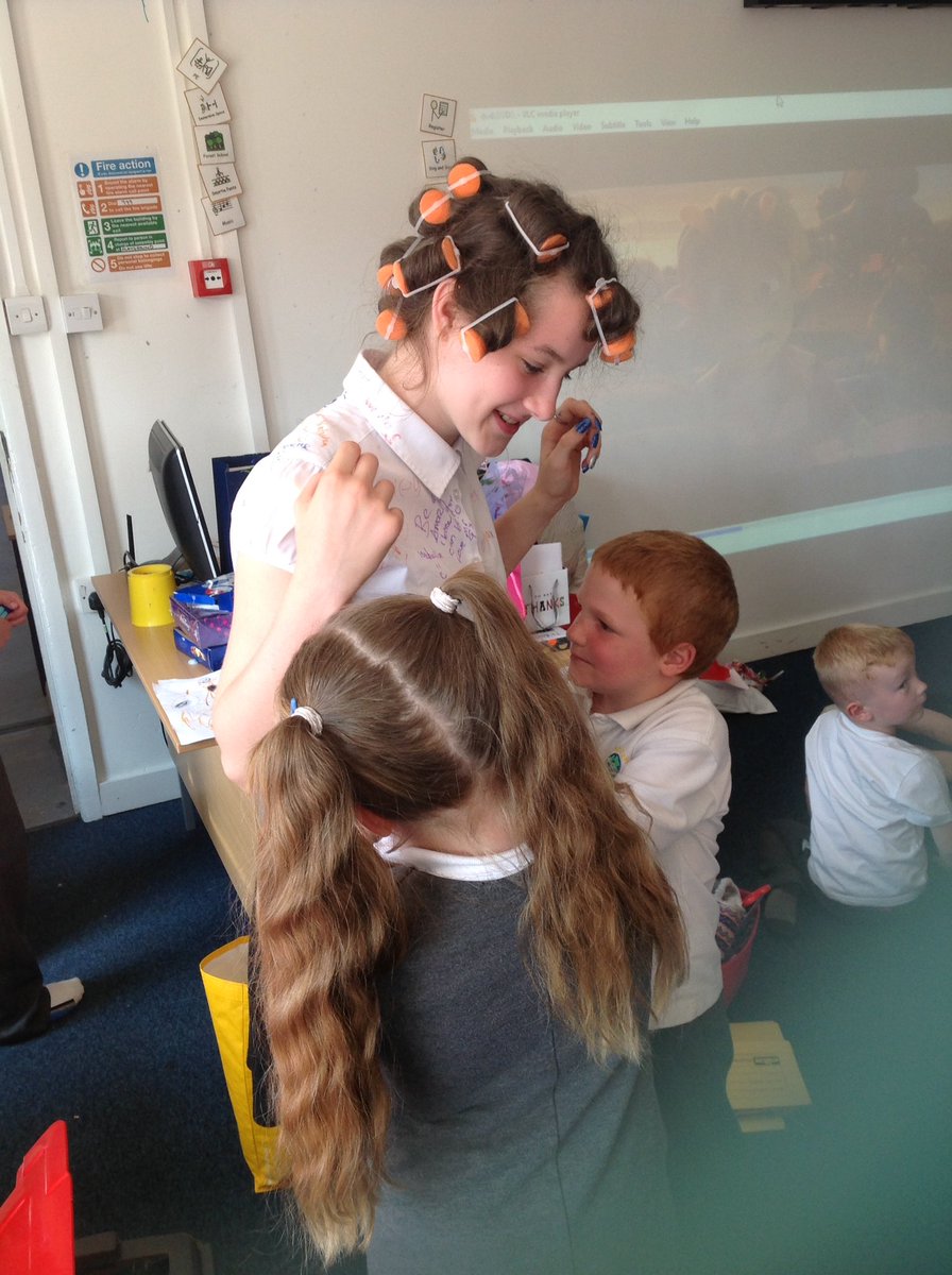 F2KBWCPS's tweet photo. @Year6WCPS Thank you for coming to say goodbye to us! Your little friends in F2 will really miss you! Good luck #WCPSedu https://t.co/iE6UmuDE7m