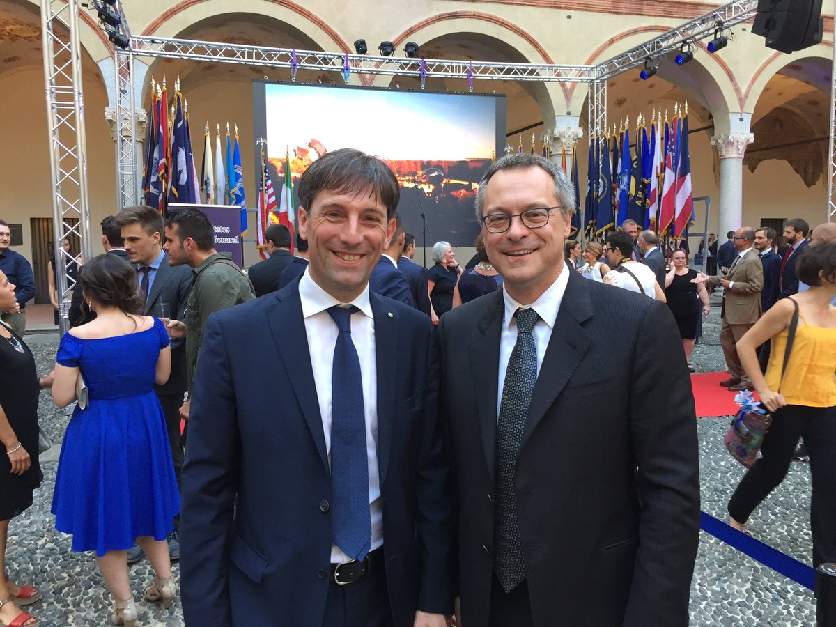 CarloBonomi_'s tweet photo. @Assolombarda @LombardiaOnLine lavorare insieme è la 🔑 per esportare nel mondo le eccellenze del nostro territorio 🤝 @fabri_sala #July4MI https://t.co/NYKT32XiaZ