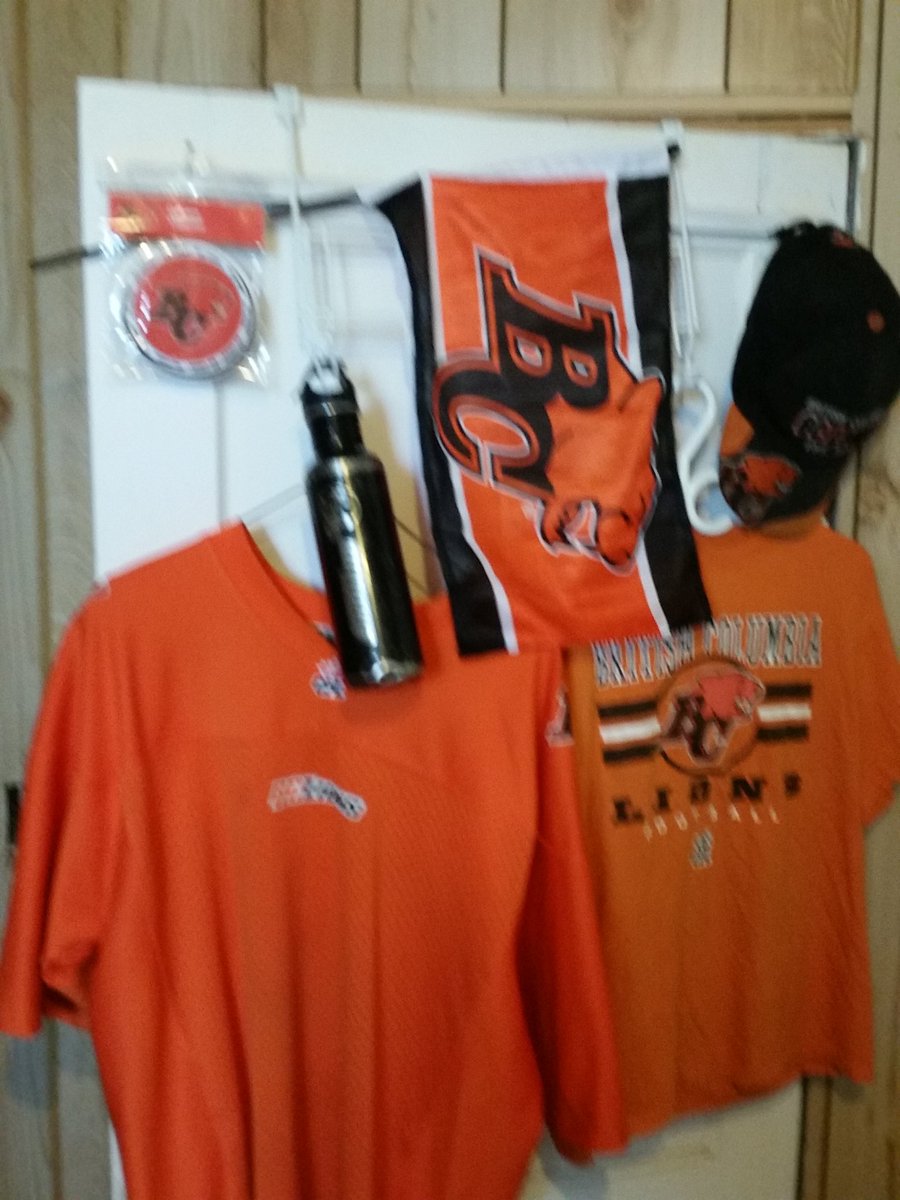 edwinpierrot13's tweet photo. It's the day again when you can cheer on your @CFL team the @BCLions let's #GoLions #CFLGameDay #BCLions #ROAR #TheLionsDen #BCvsMTL https://t.co/KhmL3BMLiu