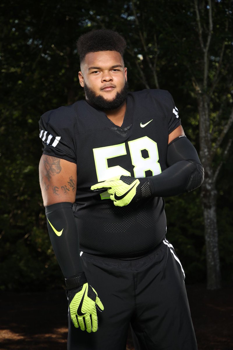 Jamion_Franklin's tweet photo. I'm pointing to my Uncle Rest easy big dawg I'm doing it for you and the fam 🤘🏽💯🙏🏽❤️ #RIPUncAvery #LongLiveAvery #RememberYourWhy https://t.co/Ng9N2ALeBT