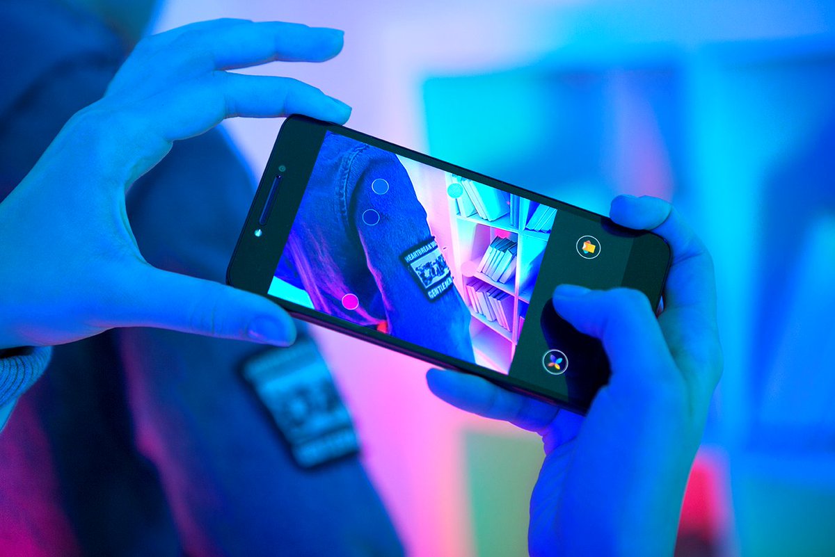 alcatelmobileES's tweet photo. Con la app #ColorCatcher, captura el mundo que te rodea para personalizar la pantalla y la carcasa del Alcatel A5 LED. ¡Expresa tu estilo! https://t.co/efuLUMef5I