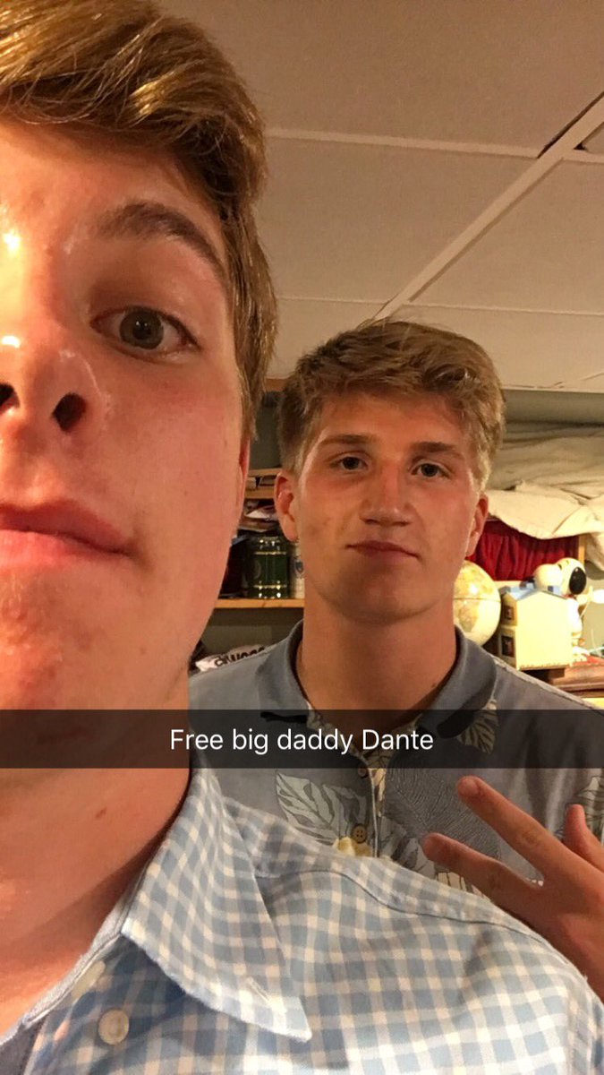 kjfish1421's tweet photo. @aerni19 Aerndog!!! Happy birthday my dude!!! #shedontknowhowtoact #NationalFriedChickenDay #FREEBIGDD https://t.co/UizYV1ji6o
