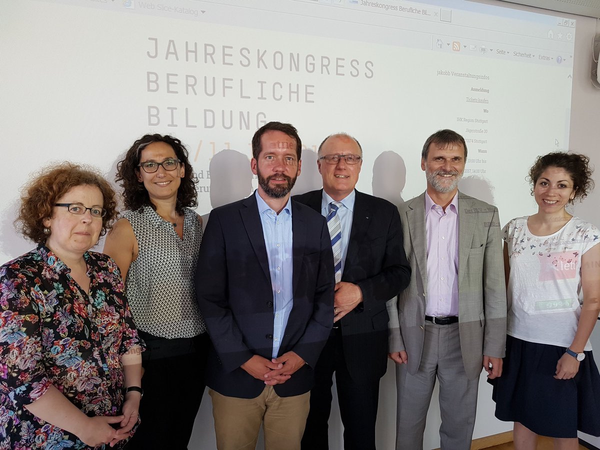 HerbertHuber's tweet photo. Organisationsteam #JAKOBB2017 hier in der #IHK REGION #Stuttgart. Termin JAKOBB 10./11.11.2017 in Stuttgart. Zu finden bei #Google! https://t.co/avLShVPcPX