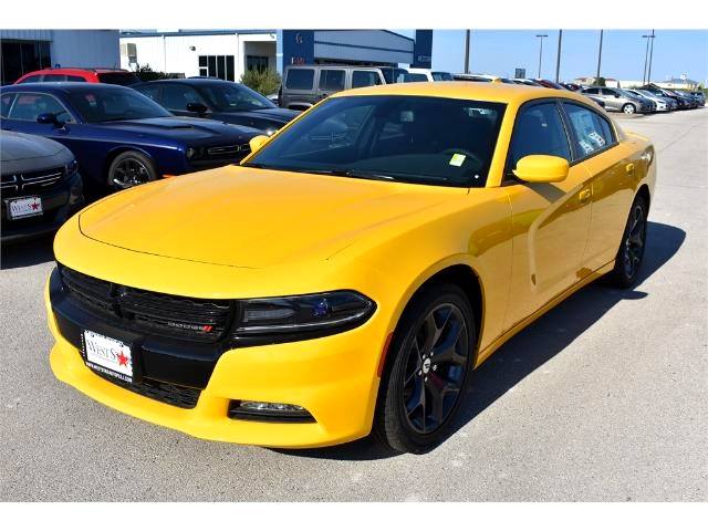 WestStarAuto's tweet photo. Yellow, it's me. This 2017 Dodge Charger SXT is ready to be free. https://t.co/VbcnPNppFU #dodge #charger #sxt #weststar #monahans #autoplex https://t.co/wfF80oFfU8