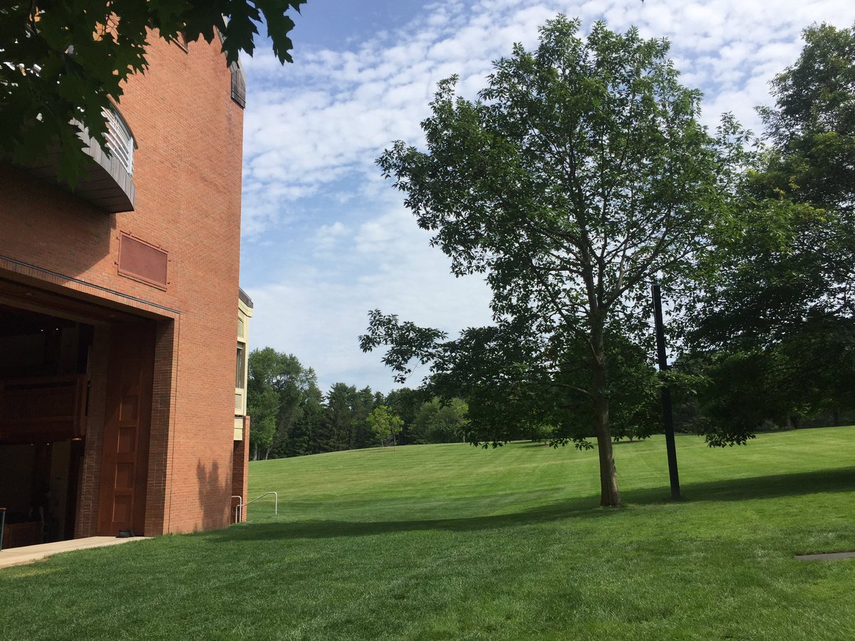SiriSmedvig's tweet photo. Beautiful @TanglewoodMA opening. Andris Nelsons conducted Alleluia #RandallThompson ❤🦋❤ https://t.co/qBUS6u6L37