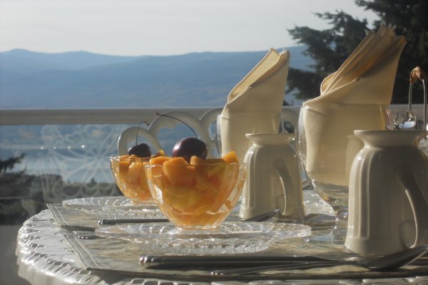 artbcguide's tweet photo. This summer make sure to get a #ViewtoRemember by visiting the famous B&B in #WestKelowna #GetawayThursday #Travel #MyBCGetaway https://t.co/xw6yN6MC9C