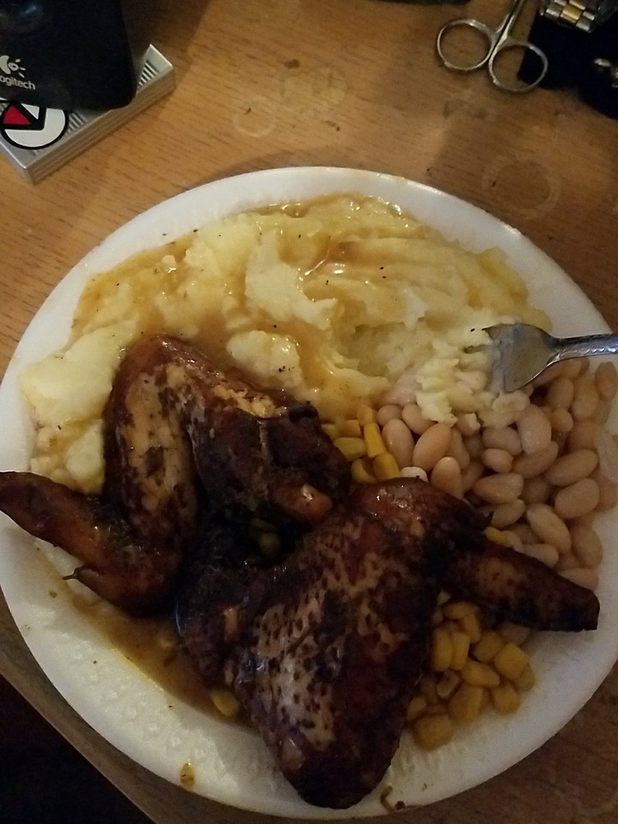 roughridany's tweet photo. Dinner I just got done making for me and mine @vitoest89 https://t.co/W77VRYfFee