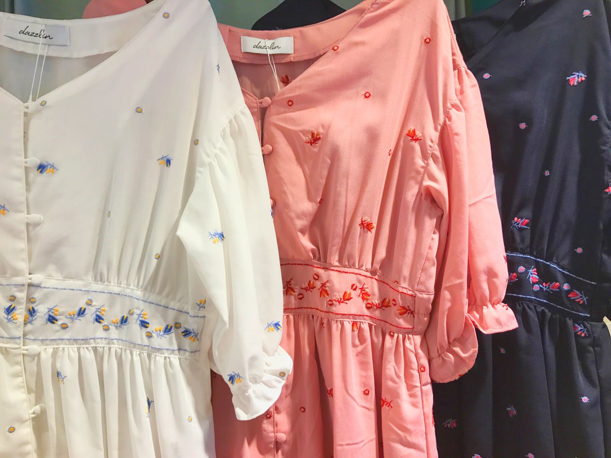 Dazzlin 天神コア店 Pe Twitter 本日発売 フラワー刺繍ガウンワンピース 7 900 Tax オフホワイト ピンク ネイビー カットキャミワンピース 6 900 Tax オフホワイト ピンク ネイビー 今なら新作は2buy10 Offです T Co Rsg55gdx2t Dazzlin 天神コア店 Pe Twitter 本日発売 フラワー刺繍ガウンワンピース 7 900 Tax オフホワイト ピンク ネイビー カットキャミワンピース 6 900 Tax オフホワイト ピンク ネイビー 今なら新作は2buy10 Offです T Co Rsg55gdx2t
