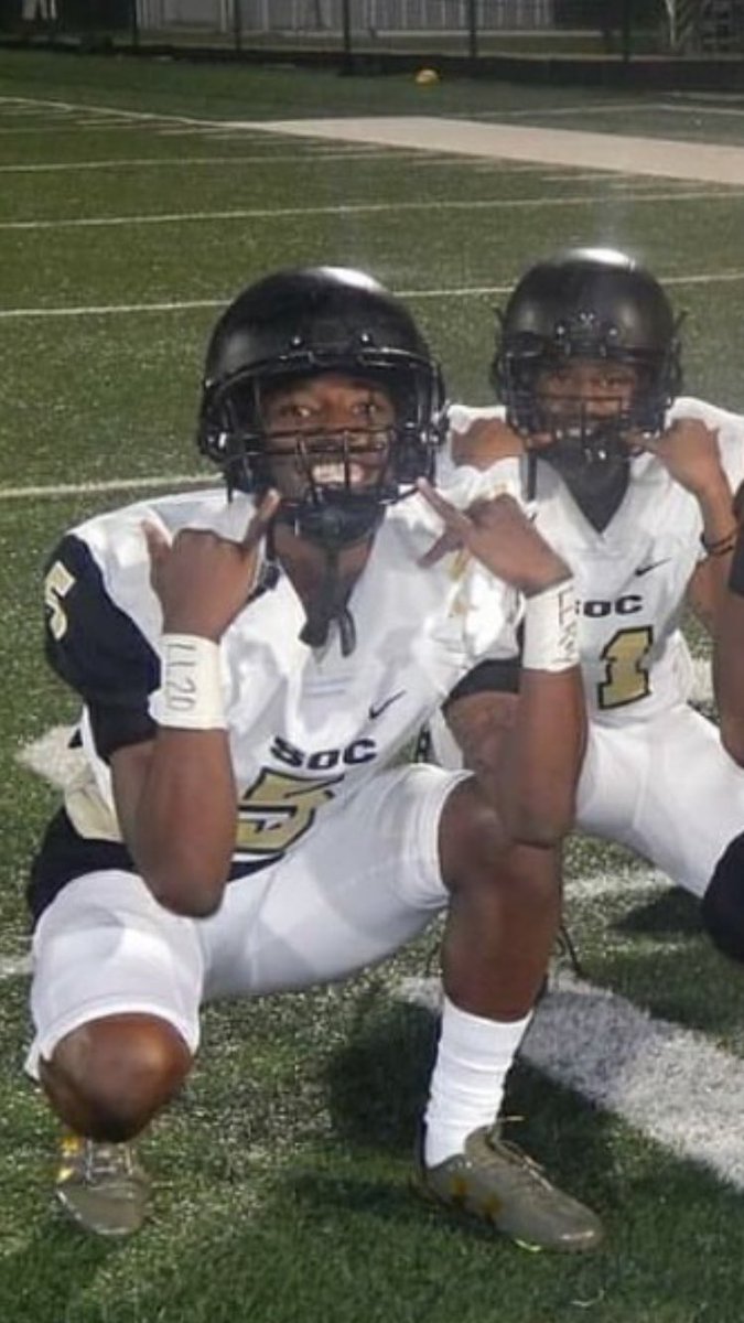 Donajz5's tweet photo. Haven't forgot about you Roy I told you I got you bro💯 #LLJERRELL #LLROY  forever😴 https://t.co/SLHFH7DmyM