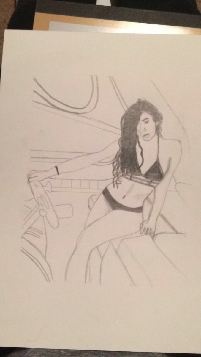 lexie_marie04's tweet photo. @alyssapagannn 
#HollywoodArtist #DopeArtist #DopeArt #Portrait #PencilArt #FullBodyPortrait https://t.co/rKDqhELT9e