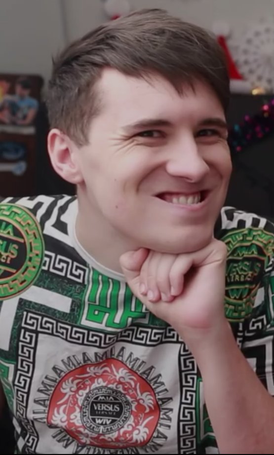 RadCatJishua's tweet photo. When you're Senpai sits next to you      @danielhowell https://t.co/QOzcq9ytqB