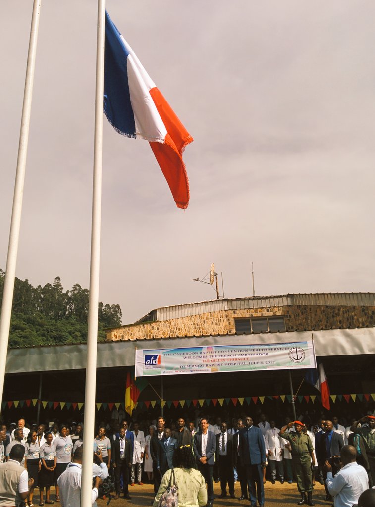 G_Thibault_Fr's tweet photo. Sapé comme jamais !
à l'inauguration du service ambulatoire de l'Hopital Baptiste de Mbingo, financé par un prêt de l'@AFD_France au #CBCHB https://t.co/O1TkwTe9Vd