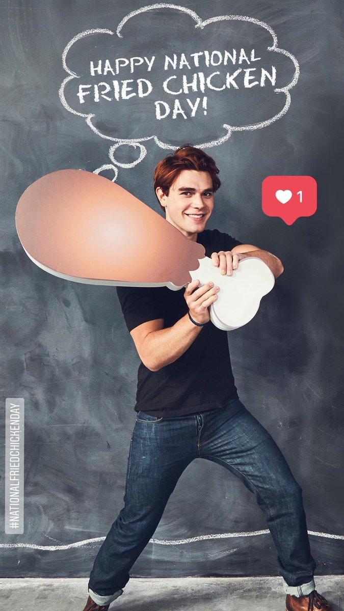 lilireinhart's tweet image. Not sure why this exists but I'm digging it