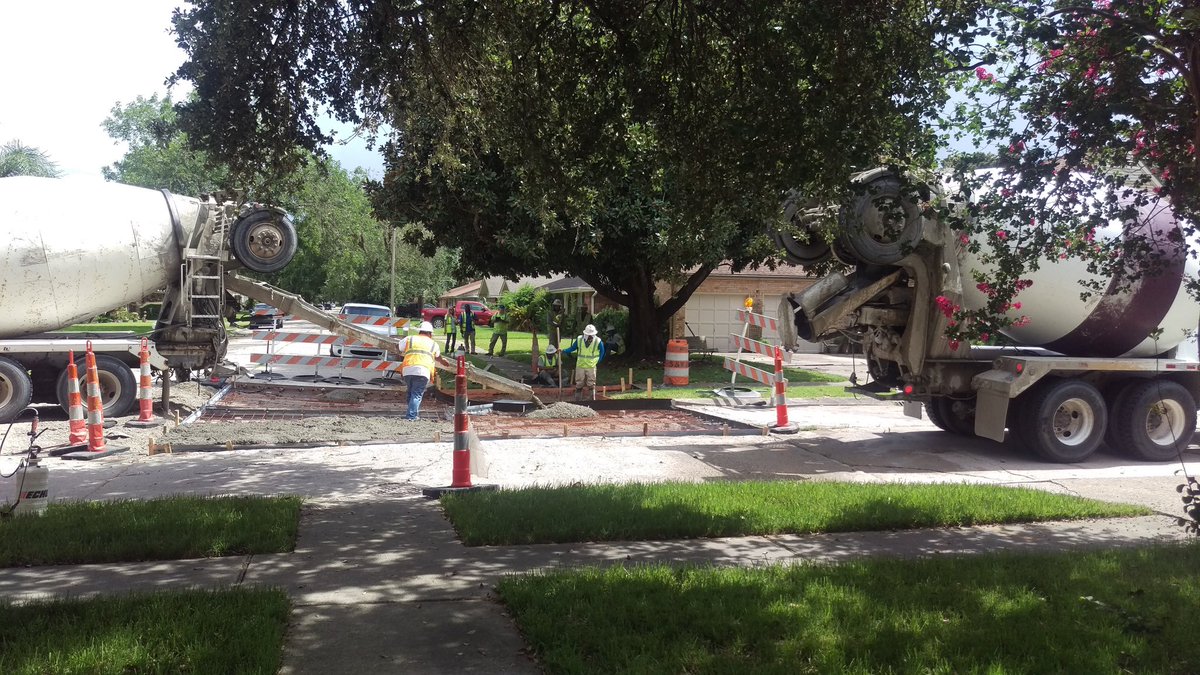 King_Edward's tweet photo. We're finally getting our streets fixed! This will be me in church Sunday! #NOLA #FixMyStreets https://t.co/9MBLd7GNvg