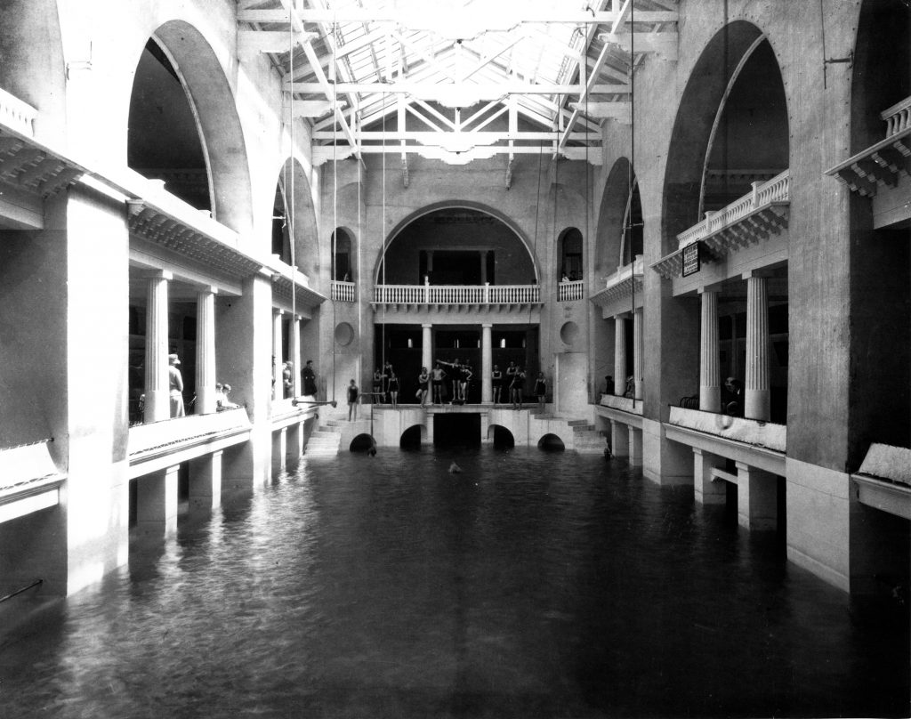 EdibleNEFlorida's tweet photo. Cocktails by the pool. Yes, this pool. Summer Mixology Series @Lightner_Museum w/ @ManifestSpirits https://t.co/wqdtn971UF #FLHistoricCoast https://t.co/0PlpbLHHcv