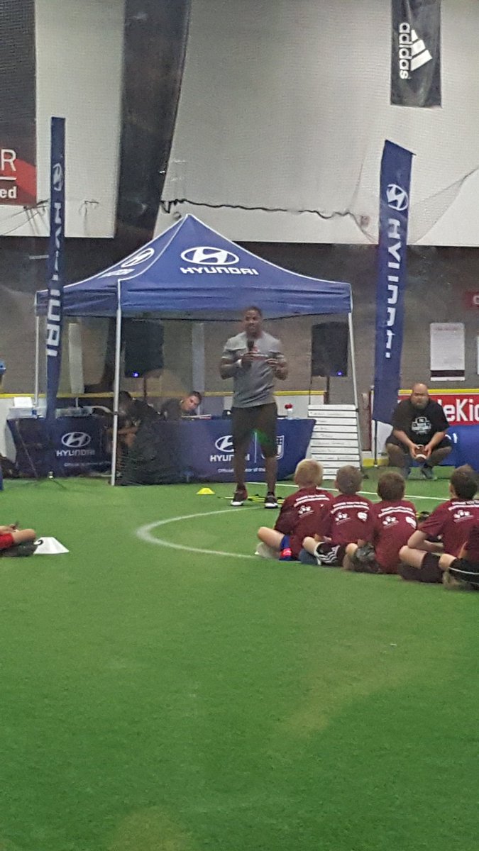 Jennifer Fox tweet media