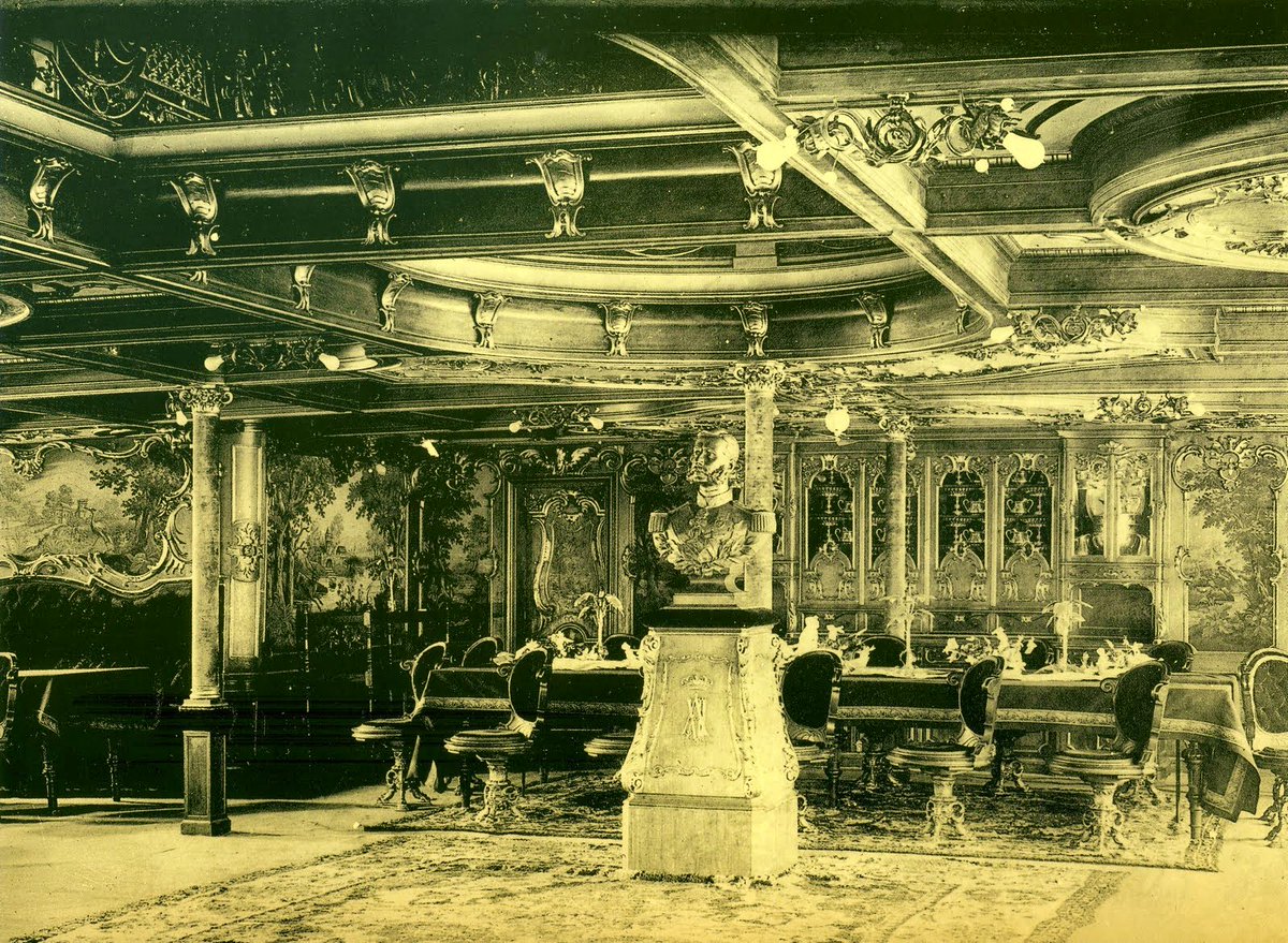 Y aquí, el magnífico y super lujoso salón del último de los navíos bautizado con el nombre de nuestro Monarca <a href="/AlfonsoXIIEsp/">Alfonso XII</a>