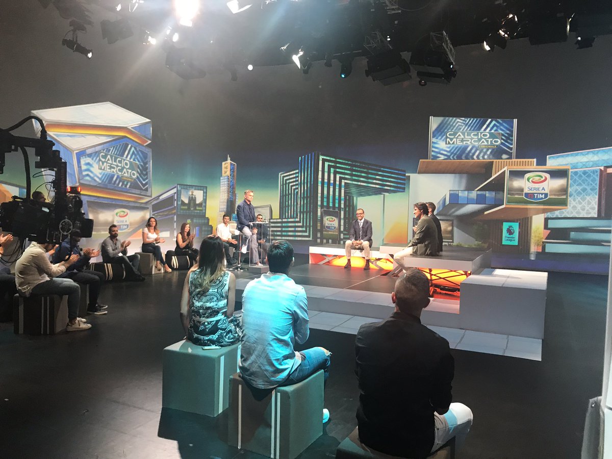 DiMarzio's tweet photo. Pronti su @SkySport 3 e supercalcio...per una super puntata di #calciomercato #orignale con @AleBonan @fains 😀👍🏼 https://t.co/WBDV9YMt8f