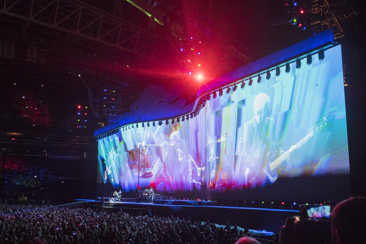 livedesignmag's tweet photo. 5@5 top industry news: #U2 massive stage, Panic! #lightingplot, speaker debuts, trending consoles, &amp; more https://t.co/mH1Gmi27wY https://t.co/kY7xO0DtkX