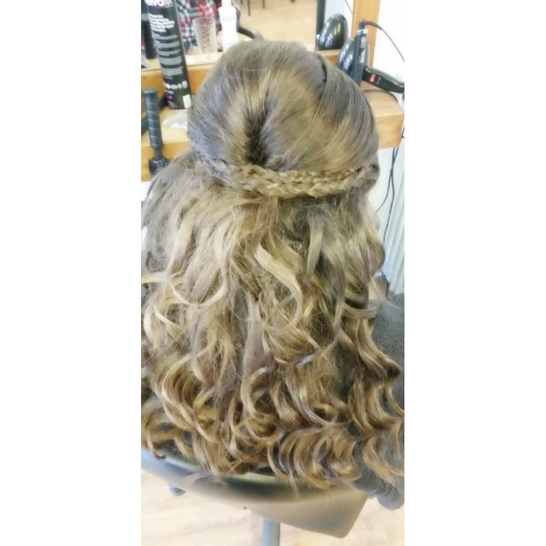 KM Hair Design tweet media
