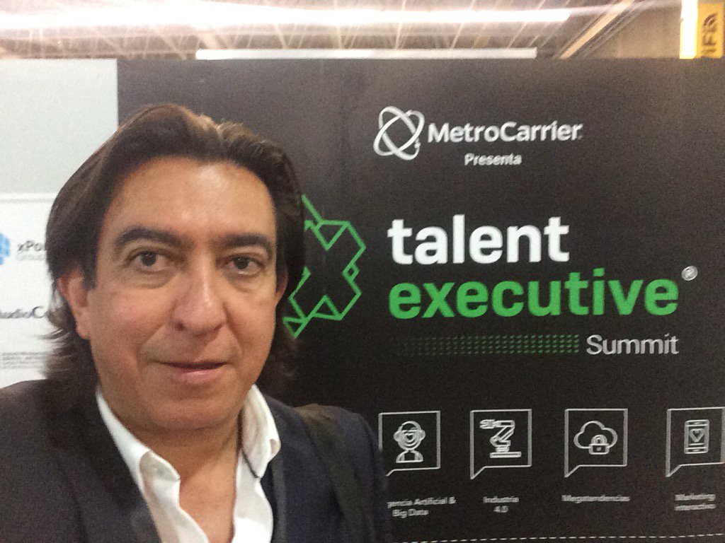 gabrielxlink's tweet photo. Capuseando en #Talentexec Summit invitado por el comité organizador de # CPMX8, Gracias! https://t.co/a2Nw2lrYV9