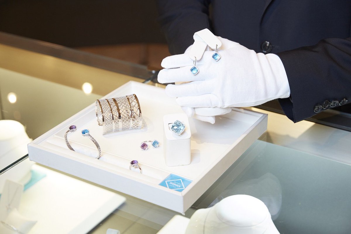 MapleviewCentre's tweet photo. @MaisonBirks looking for a gem like you? Apply today https://t.co/qXjFjHxun2 #Mapleview https://t.co/5ssjvBwpWI