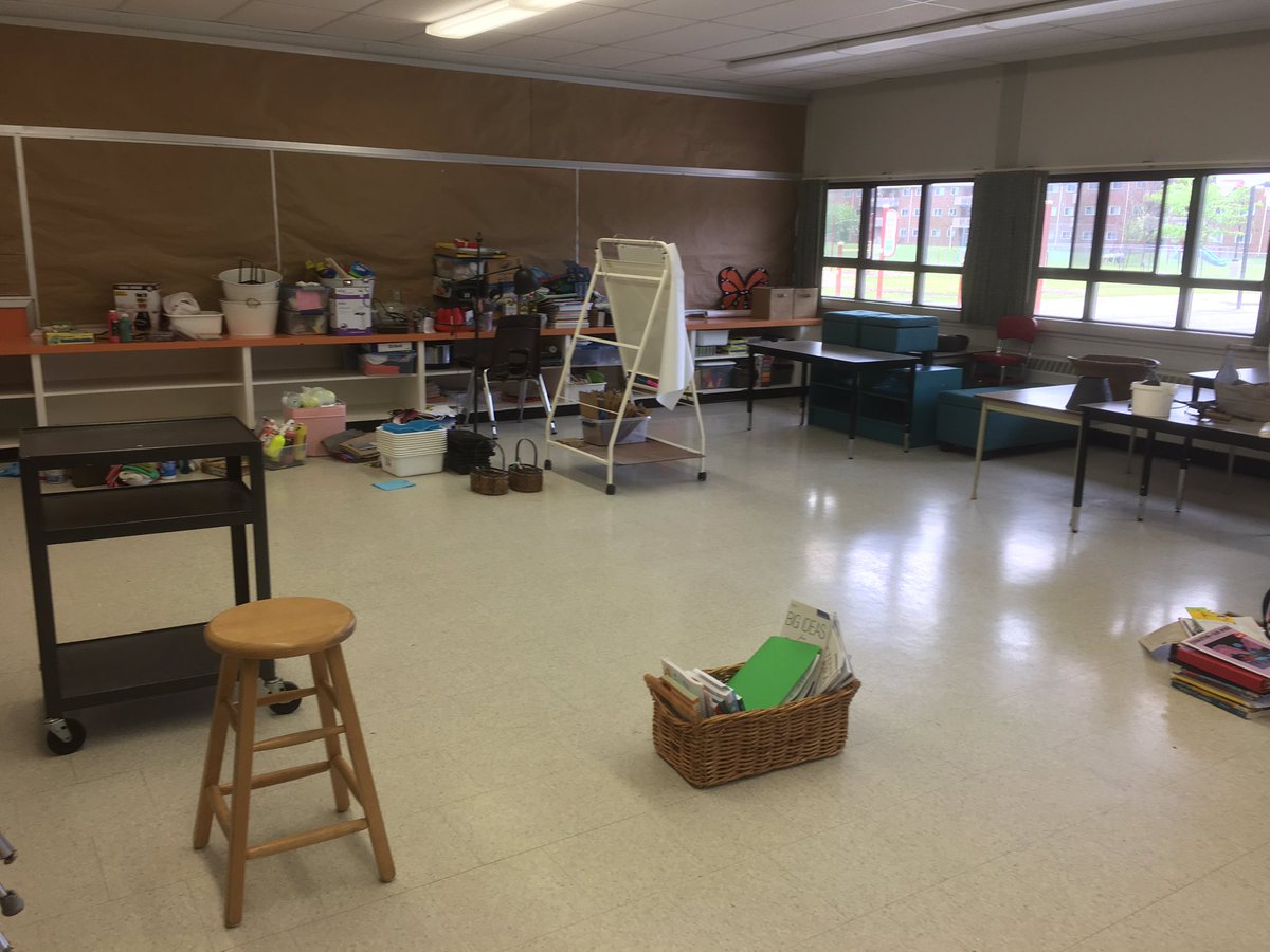 McKinneyLepp's tweet photo. First step in Rm 14, create an environment of calm by painting countertops and boards... now to planning our #mathmaker space #mindfullness https://t.co/UMrEbvZM1Y