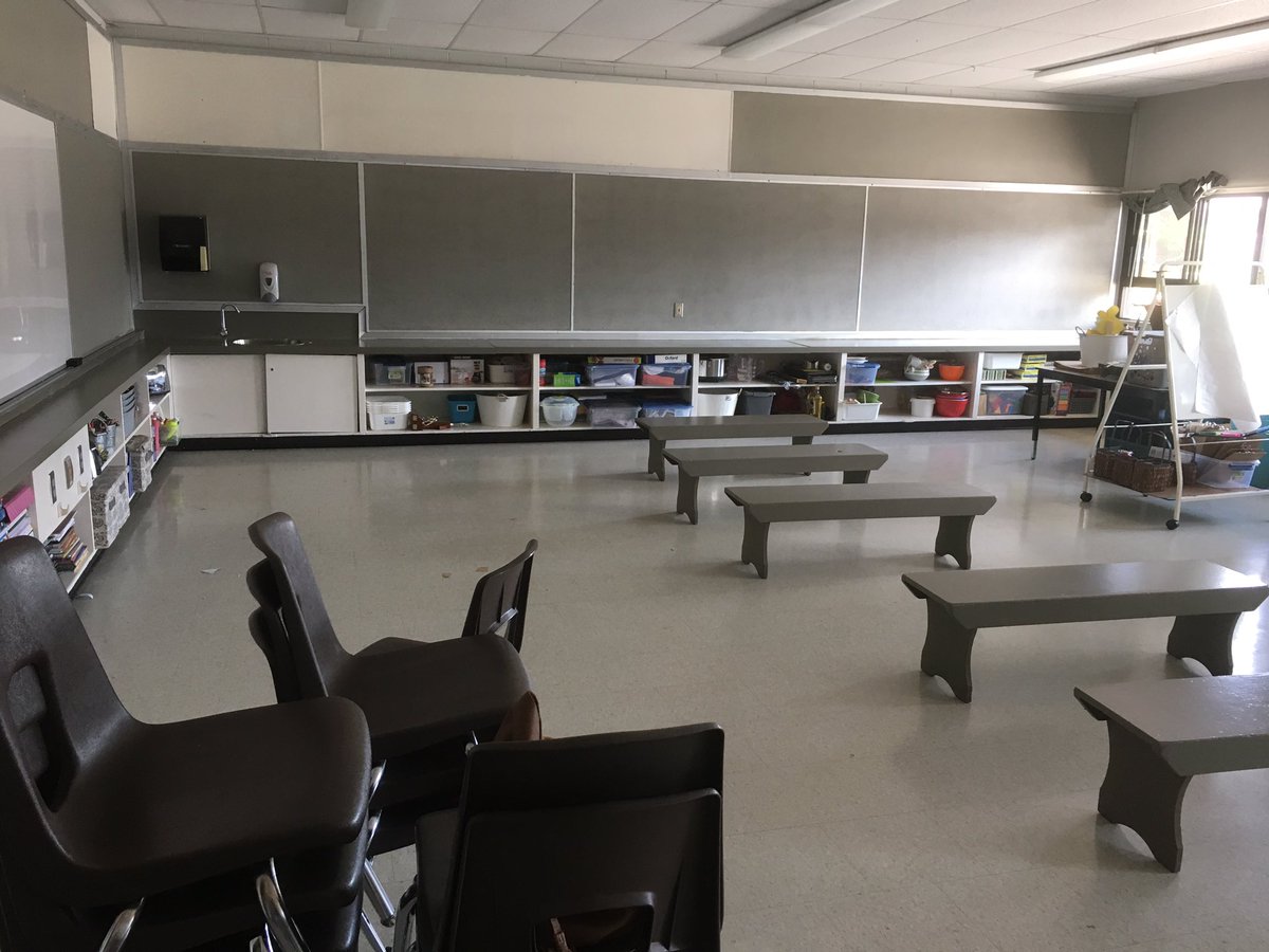McKinneyLepp's tweet photo. First step in Rm 14, create an environment of calm by painting countertops and boards... now to planning our #mathmaker space #mindfullness https://t.co/UMrEbvZM1Y