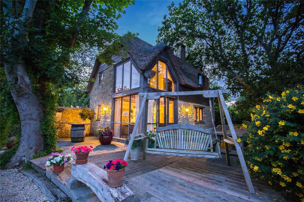 OnTheMarketCom's tweet photo. This simply wondrous home @humberts1842 
 was written up in @CountryLiving - just amazing! https://t.co/5a6vygZV9z https://t.co/LxoESSFHki