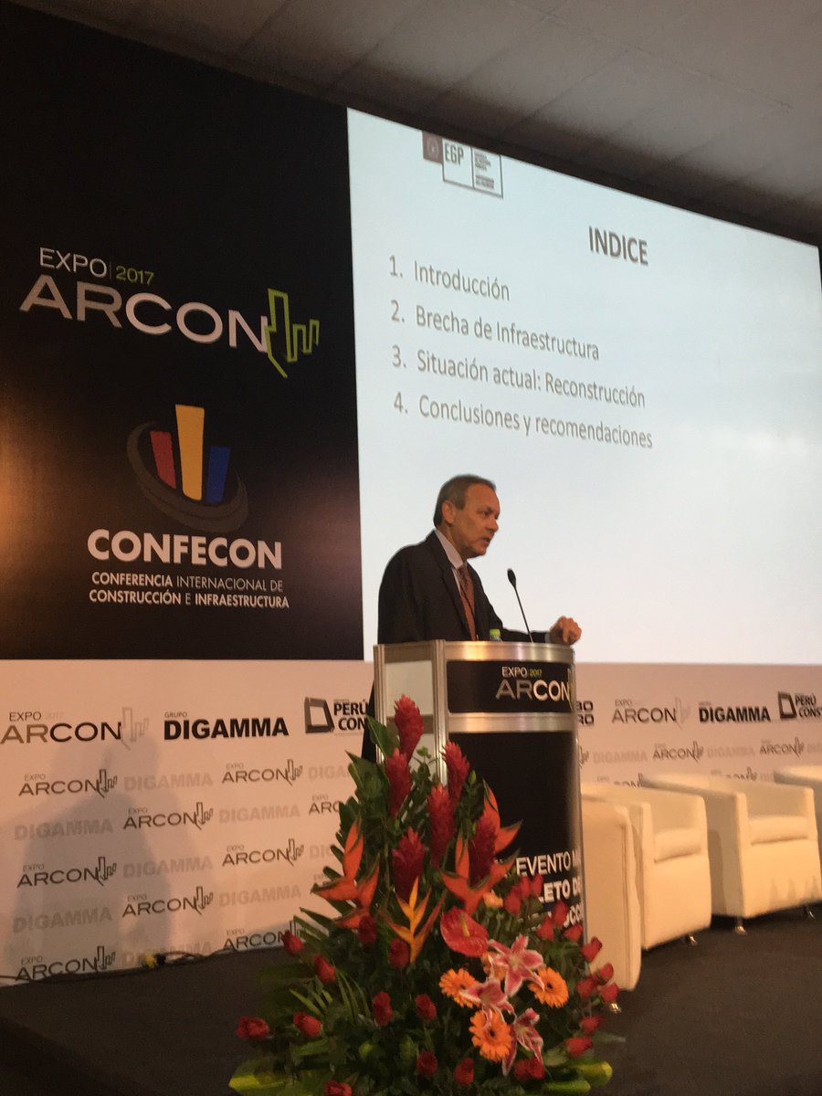 Expoarcon's tweet photo. #EXPOARCON2017 José Luis Bonifaz de la @UdelPacifico inicia su exposición en #CONFECON https://t.co/SSzR6BN3Z9