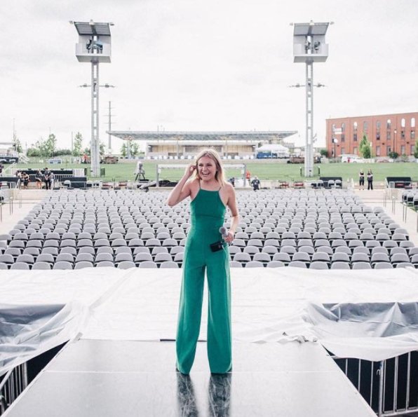 Love love love <a href="/KelseaBallerini/">Kelsea Ballerini</a> in her @BlackHaloStyle 💗✨😍🌈