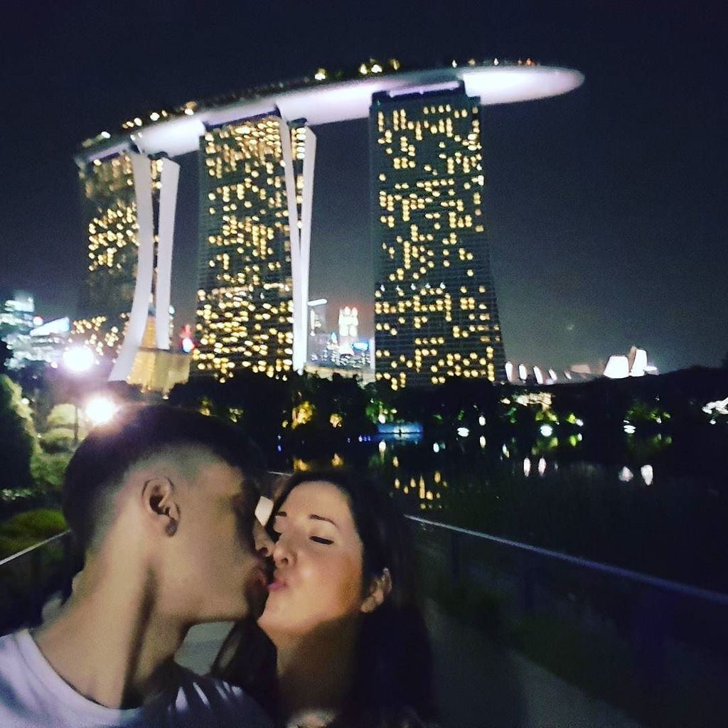travelgiulia's tweet photo. #man #celebration #follow #dusk #group #happy #bestoftheday #music #building #outdoors #evening #sunset #interacti… https://t.co/GmLdpM3ULX https://t.co/sApYEC2xSi