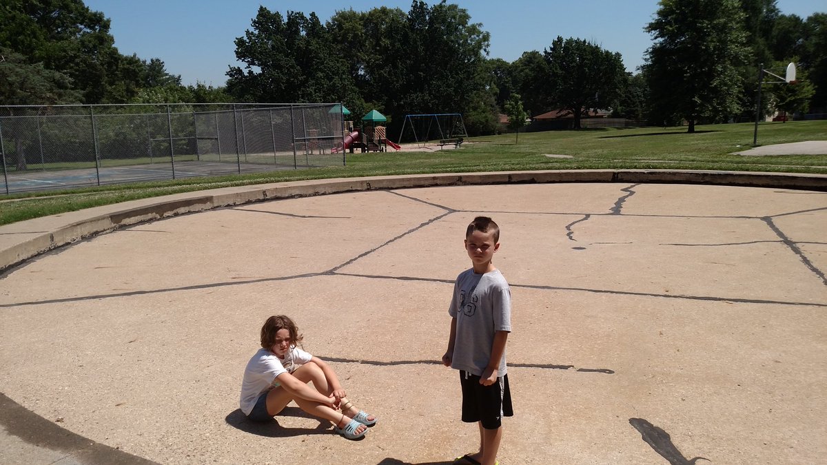 Lunch, but no wading pool at Sayers Park. Hot, sad faces. #TourDMParks 8/31