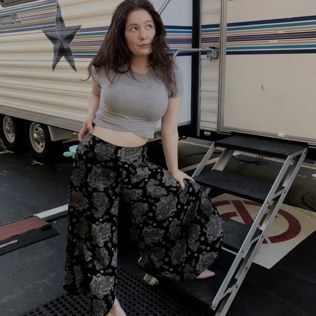 lameochula's tweet photo. rt for a tbh.

ANA-ROSE KENNEY!🕊 18 / no rules in this house / nighttime everything / seahorses / dad jokes / say hello! #OpenRP https://t.co/7g5LVTRREx