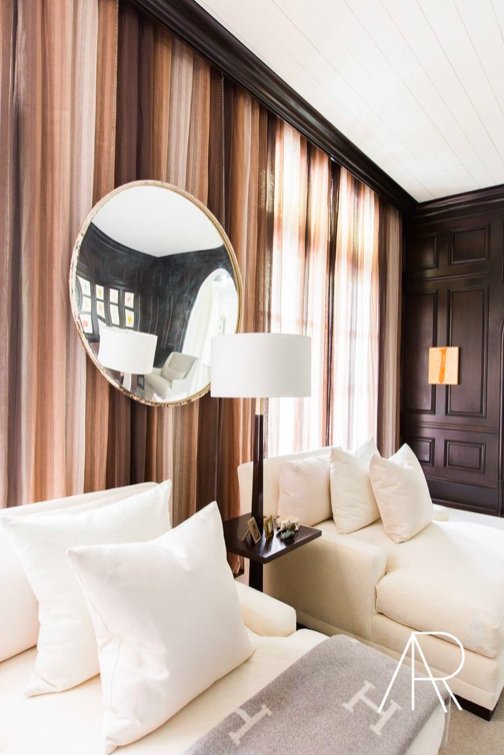 NicoleSmithLB's tweet photo. "To create one must first question everything."- Eileen Gray #neutraltones #simpleyetelegant #goldaccent #creamtone #nicolesmithinteriors https://t.co/gxvcxORa0C