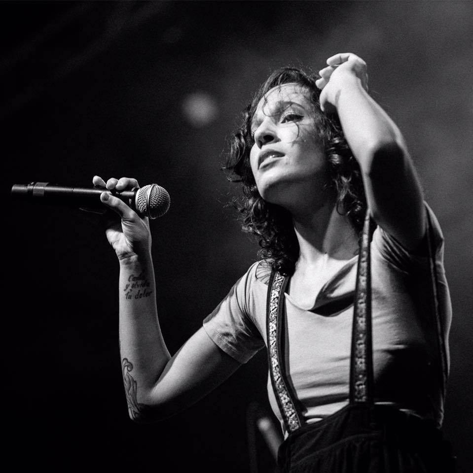 Descubre a Ile en el Festival Rio Babel lecirquemusique.wordpress.com/2017/07/07/des…