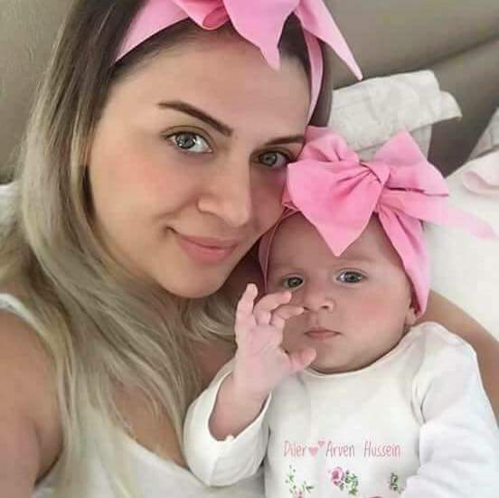 EmadZyzy's tweet photo. أمورتي الحلوه بقت طعمه ولها سحر جديد 
لها سحر تروح لما بتضحك... بتروح لبعيد 
لو شوفتو جمالها حتحتاروا تحتاروا 
والبيض والسمر حيداروا.. يدارو https://t.co/XPvddupZEe