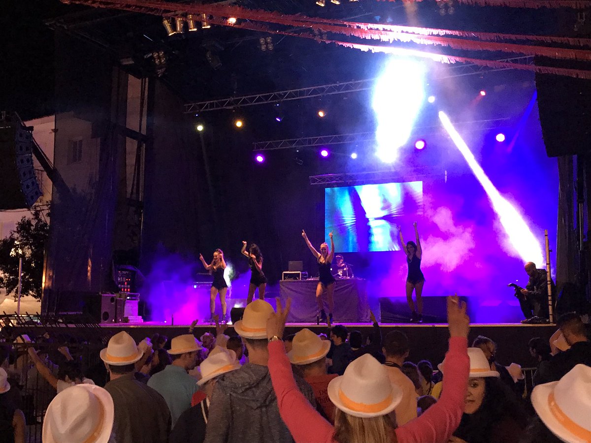 prodesboulevard's tweet photo. Comienzan las Fiestas 2017 en El Boalo (Madrid) 
Gracias infinitas a @aytoBCM por contar con nosotros un año más.
Todo un placer!!! https://t.co/28ycviADav
