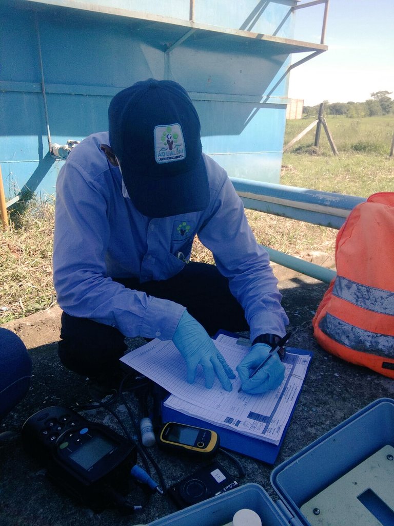 CeibaEice's tweet photo. #Ahora se adelanta la toma de muestras para analisis físico-químico y microbiológicos en la Planta de Beneficio Animal. https://t.co/Dmus8w223Q