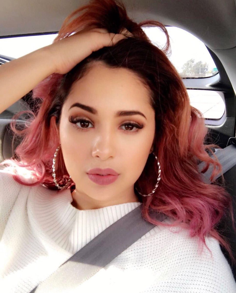 featdolce's tweet photo. hi i'm vanessa n idk how twitter works. like or rt for a tbh n dm 🤙🏼 #openrp #byeinstarp https://t.co/eLqQGoNTGE