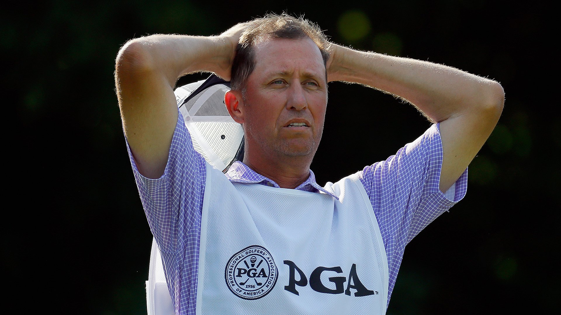 Caddie Jim “Bones” Mackay Gets PGA Championship ‘Trophy’ From Thomas After Being Shunned By Mickelson