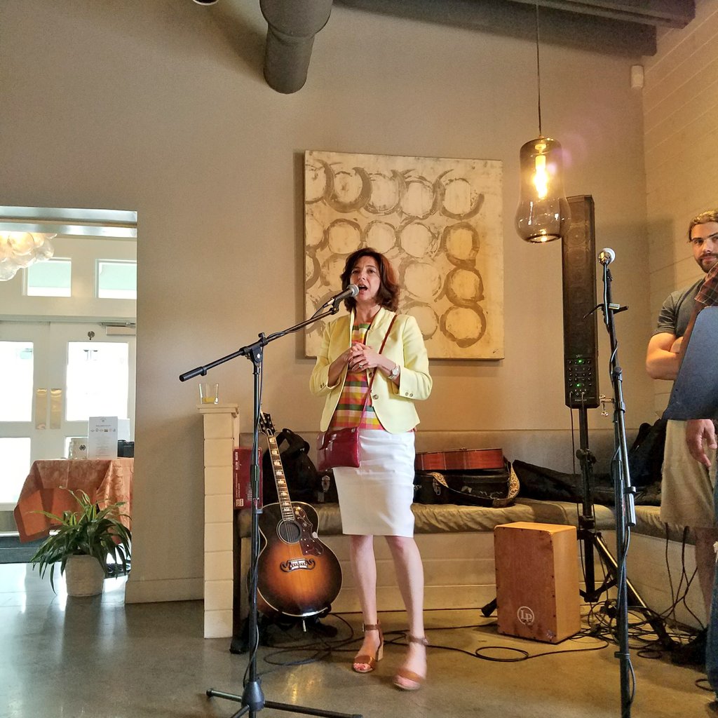 HopeandMain's tweet photo. Our fearless leader, @ljraiola on the mic, thanking all of you for your support of our organization! #Founder #hopeandmain #nonprofit https://t.co/nKito5pjeM